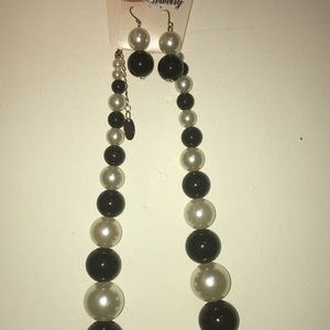 Beautiful necklace with pair of matching earrings